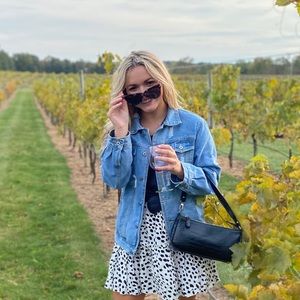 Meet your Posher, Samantha